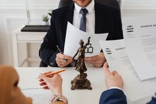 our fees Ealing from EH Mediation - image of couple in joint mediation meeting